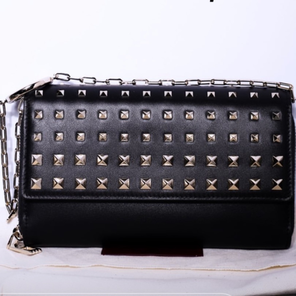 SOLD 🚫Valentino Garavani Rockstud Clutch